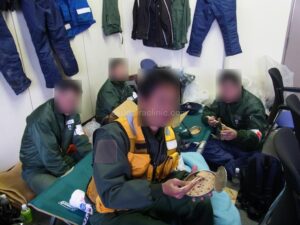 被災地での食事。戦闘糧食の毎日であった。